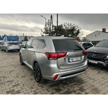 Mitsubishi Outlander  SUV 2018,  2.0 hybryda, automat - Na sprzedaż za 85 900 zł - Psary Małe - zdjęcie 9