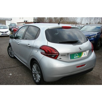 Peugeot 208  Hatchback 2017,  1.2 benzyna - Na sprzedaż za 25 900 zł - Piła - zdjęcie 4
