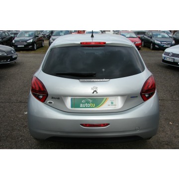 Peugeot 208  Hatchback 2017,  1.2 benzyna - Na sprzedaż za 25 900 zł - Piła - zdjęcie 12