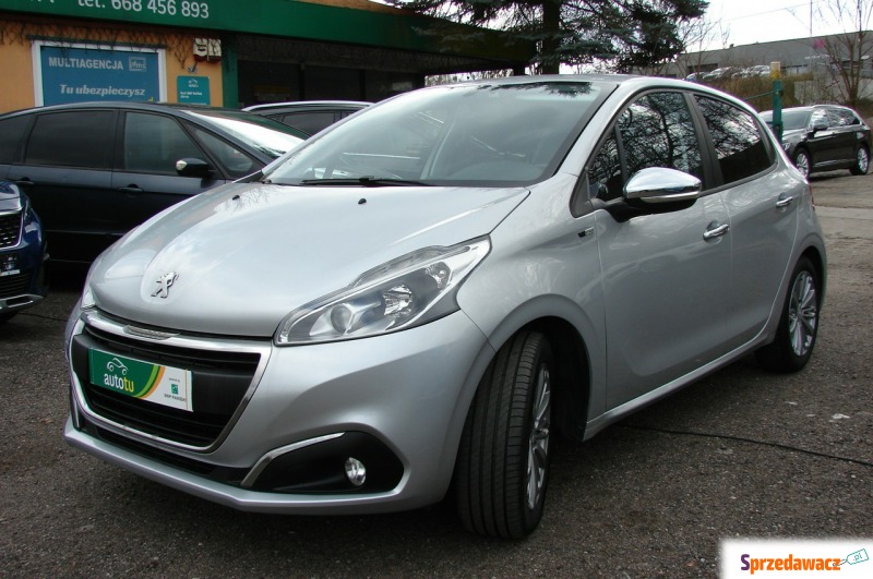Peugeot 208  Hatchback 2017,  1.2 benzyna - Na sprzedaż za 25 900 zł - Piła