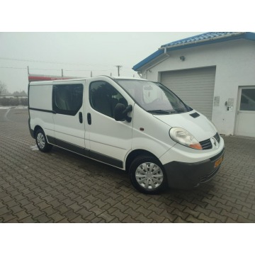 Renault Trafic - long 6-osobowy