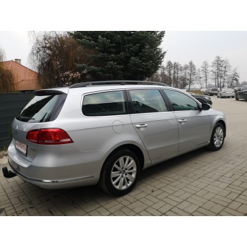 Volkswagen Passat 2011,  2.0 diesel, automat - Na sprzedaż za 29 900 zł - Strzegom - zdjęcie 5