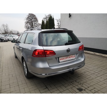 Volkswagen Passat 2011,  2.0 diesel, automat - Na sprzedaż za 29 900 zł - Strzegom - zdjęcie 8