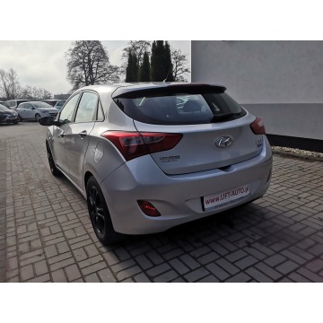 Hyundai i30 2015,  1.6 diesel - Na sprzedaż za 26 900 zł - Strzegom - zdjęcie 8