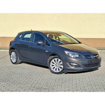 Opel Astra  Hatchback 2013,  1.4 benzyna - Na sprzedaż za 25 900 zł - Zamość - zdjęcie 9