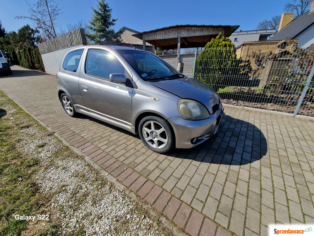 Toyota Yaris 2001