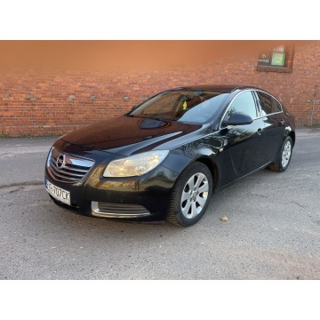 Opel Insignia 2012r zarejestrowana stan BDB Hatchback klima alufelgi