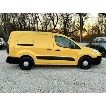 Peugeot Partner 2012,  1.6 diesel - Na sprzedaż za 15 800 zł - Pęcice - zdjęcie 2
