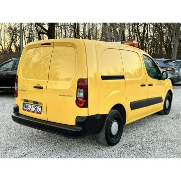 Peugeot Partner 2012,  1.6 diesel - Na sprzedaż za 15 800 zł - Pęcice - zdjęcie 3
