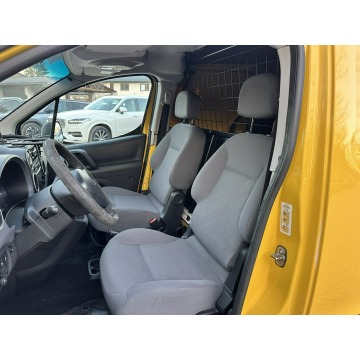 Peugeot Partner 2012,  1.6 diesel - Na sprzedaż za 15 800 zł - Pęcice - zdjęcie 11