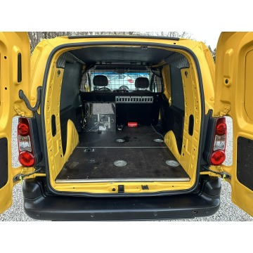 Peugeot Partner 2012,  1.6 diesel - Na sprzedaż za 15 800 zł - Pęcice - zdjęcie 12