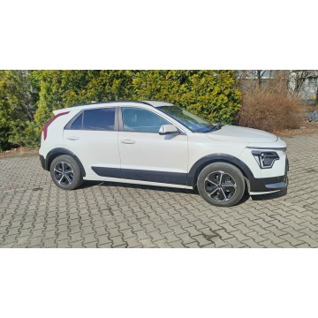 Kia Niro  Hatchback 2022,  1.6 hybryda, automat - Na sprzedaż za 111 900 zł - Ostrów Wielkopolski - zdjęcie 3