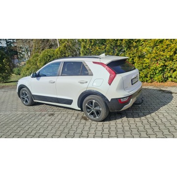 Kia Niro  Hatchback 2022,  1.6 hybryda, automat - Na sprzedaż za 111 900 zł - Ostrów Wielkopolski - zdjęcie 8
