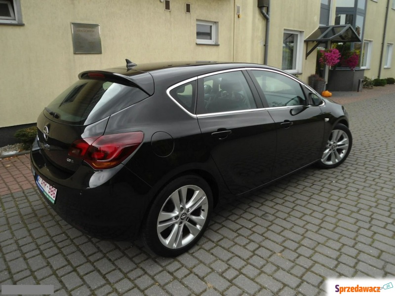 Opel Astra  Liftback 2010,  1.7 diesel - Na sprzedaż za 26 900 zł - Nowe