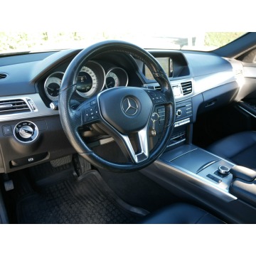 Mercedes - Benz E-klasa  Sedan/Limuzyna 2015,  2.0 benzyna, automat - Na sprzedaż za 59 900 zł - Goczałkowice-Zdrój - zdjęcie 10
