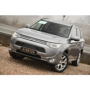 Mitsubishi Outlander  SUV 2013,  2.0 hybryda, automat - Na sprzedaż za 47 999 zł - Nowe Sójki - zdjęcie 5