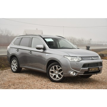 Mitsubishi Outlander  SUV 2013,  2.0 hybryda, automat - Na sprzedaż za 47 999 zł - Nowe Sójki - zdjęcie 8