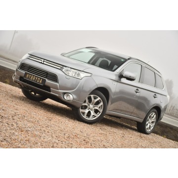 Mitsubishi Outlander  SUV 2013,  2.0 hybryda, automat - Na sprzedaż za 47 999 zł - Nowe Sójki - zdjęcie 6