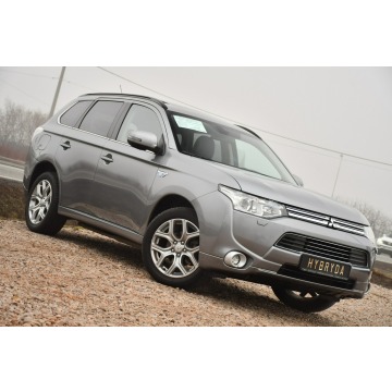 Mitsubishi Outlander  SUV 2013,  2.0 hybryda, automat - Na sprzedaż za 47 999 zł - Nowe Sójki - zdjęcie 11