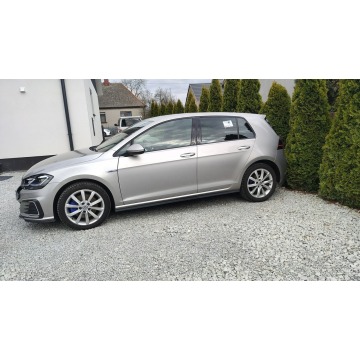 Volkswagen Golf - 2020