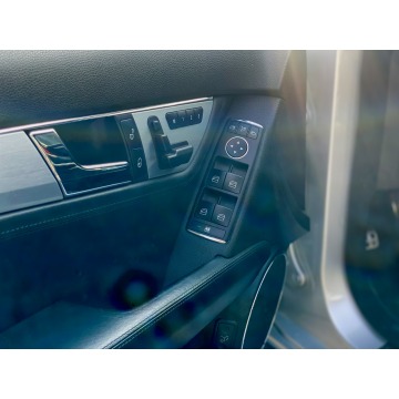 Mercedes - Benz C-klasa 2008,  6.2 benzyna, automat - Na sprzedaż za 132 000 zł - Reda - zdjęcie 7