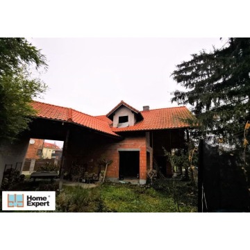 Sprzedam dom Wrocław, Krzyki -  wolnostojący jednopiętrowy,  pow.  250 m2,  działka:   610 m2 - zdjęcie 2