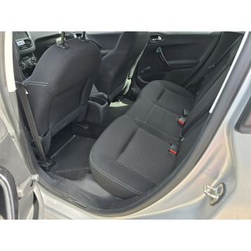 Peugeot 208  Hatchback 2015,  1.2 benzyna - Na sprzedaż za 15 500 zł - Bielsko-Biała - zdjęcie 3
