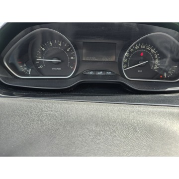 Peugeot 208  Hatchback 2015,  1.2 benzyna - Na sprzedaż za 15 500 zł - Bielsko-Biała - zdjęcie 4