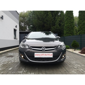 Opel Astra 2013,  1.4 benzyna - Na sprzedaż za 29 900 zł - Strzegom - zdjęcie 2