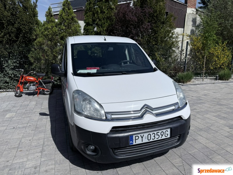Citroen Berlingo  Bus 2014,  1.6 diesel - Na sprzedaż za 25 900 zł - Poznań
