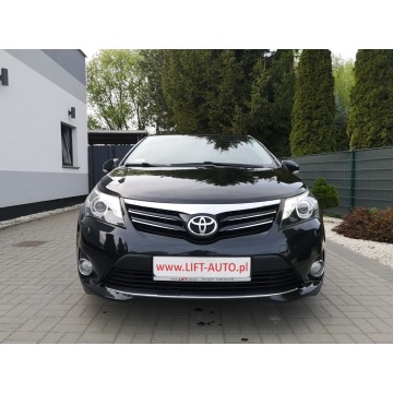 Toyota Avensis 2012,  1.8 benzyna - Na sprzedaż za 39 900 zł - Strzegom - zdjęcie 2