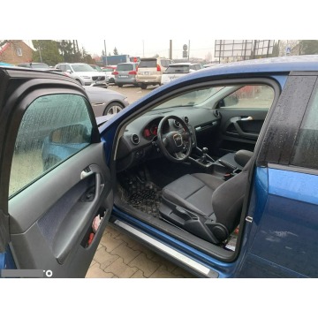 Audi A3  Liftback 2006,  1.6 benzyna - Na sprzedaż za 10 600 zł - Psary Małe - zdjęcie 11