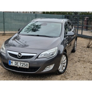 Opel Astra 2011,  1.7 diesel - Na sprzedaż za 19 900 zł - Ostrów Mazowiecka - zdjęcie 8