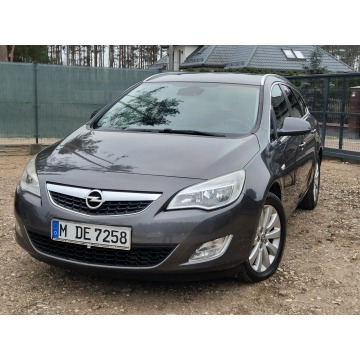 Opel Astra 2011,  1.7 diesel - Na sprzedaż za 19 900 zł - Ostrów Mazowiecka - zdjęcie 9