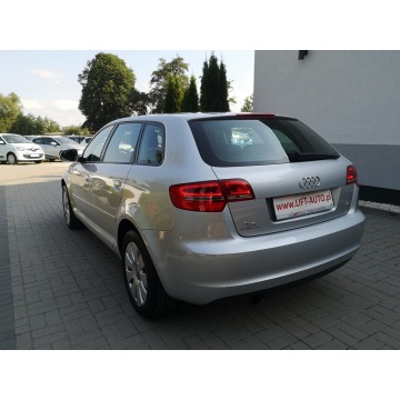 Audi A3 2009,  1.6 benzyna - Na sprzedaż za 29 900 zł - Strzegom - zdjęcie 8