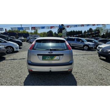 Ford Focus  Hatchback 2005,  1.6 benzyna - Na sprzedaż za 7 900,00 zł - Świdnica - zdjęcie 12