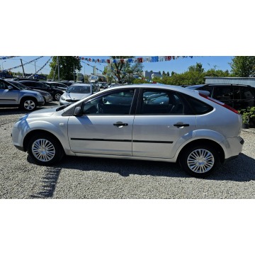 Ford Focus  Hatchback 2005,  1.6 benzyna - Na sprzedaż za 7 900,00 zł - Świdnica - zdjęcie 11