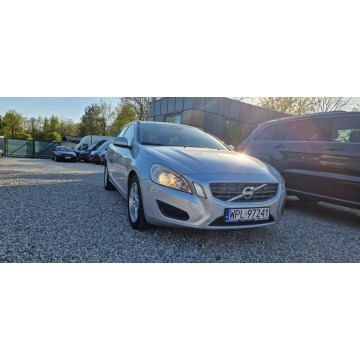 Volvo V60 2011,  1.6 diesel - Na sprzedaż za 27 900 zł - Płock - zdjęcie 2