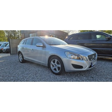 Volvo V60 2011,  1.6 diesel - Na sprzedaż za 27 900 zł - Płock - zdjęcie 4