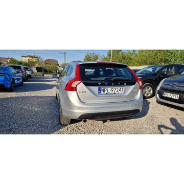 Volvo V60 2011,  1.6 diesel - Na sprzedaż za 27 900 zł - Płock - zdjęcie 12