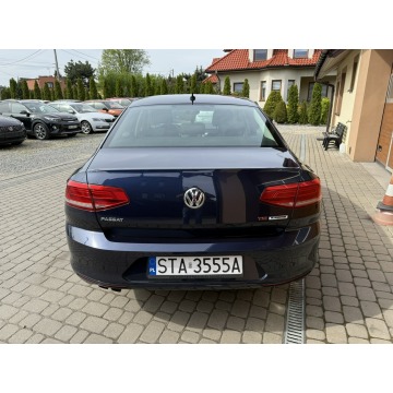 Volkswagen Passat  Sedan/Limuzyna 2017,  1.8 benzyna - Na sprzedaż za 41 900 zł - Orzech - zdjęcie 8