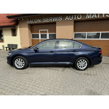Volkswagen Passat  Sedan/Limuzyna 2017,  1.8 benzyna - Na sprzedaż za 41 900 zł - Orzech - zdjęcie 11