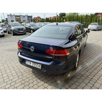 Volkswagen Passat  Sedan/Limuzyna 2017,  1.8 benzyna - Na sprzedaż za 41 900 zł - Orzech - zdjęcie 7