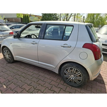 Suzuki Swift  Hatchback 2005,  1.3 benzyna - Na sprzedaż za 7 200,00 zł - Lublin - zdjęcie 4