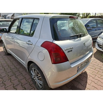 Suzuki Swift  Hatchback 2005,  1.3 benzyna - Na sprzedaż za 7 200,00 zł - Lublin - zdjęcie 5
