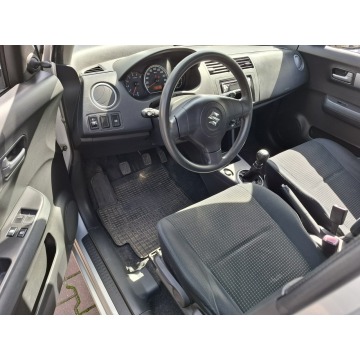 Suzuki Swift  Hatchback 2005,  1.3 benzyna - Na sprzedaż za 7 200,00 zł - Lublin - zdjęcie 9