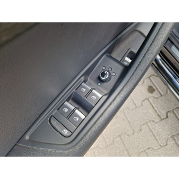 Audi A4  Sedan/Limuzyna 2019,  2.0 benzyna, automat - Na sprzedaż za 89 900 zł - Żory - zdjęcie 11