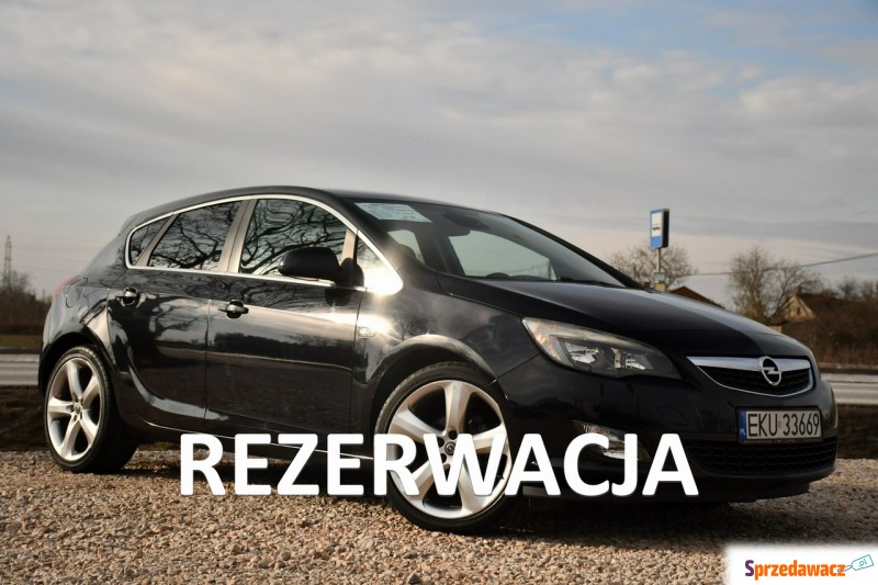 Opel Astra  Hatchback 2010,  1.6 benzyna - Na sprzedaż za 23 999 zł - Nowe Sójki