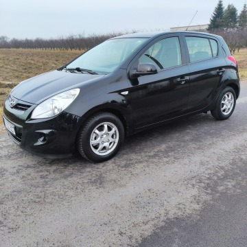 Hyundai i20  Hatchback 2011,  1.2 benzyna - Na sprzedaż za 15 900 zł - Nowe Miasto nad Pilicą - zdjęcie 2