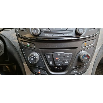 Opel Insignia  Hatchback 2014,  2.0 diesel - Na sprzedaż za 32 900 zł - Mysłowice - zdjęcie 11